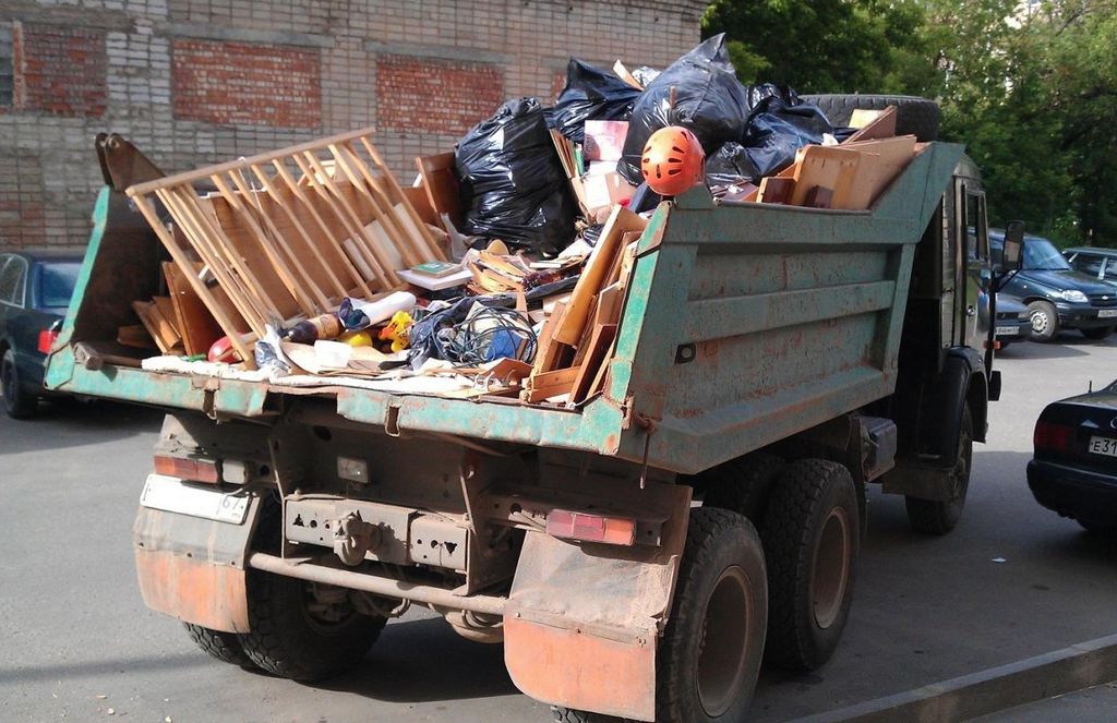 Вывоз мусора из магазина в Малоярославце от ПроМусор: услуги, цена от 1810 руб., утилизация отходов