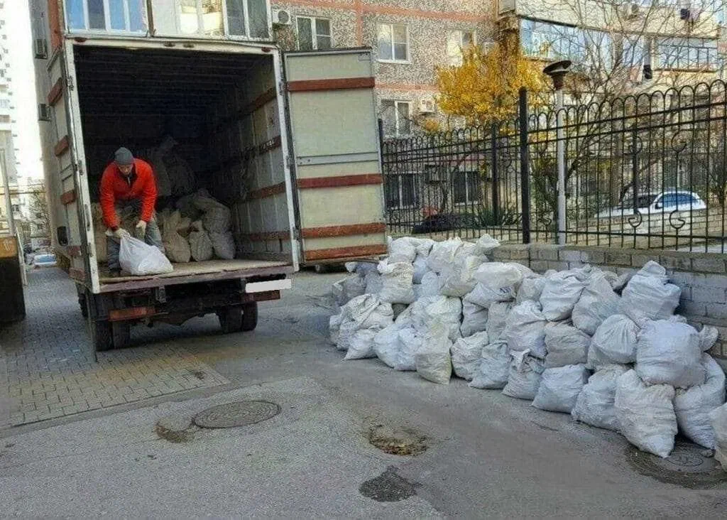 Вывоз мусора после переезда в Малоярославце в октябре