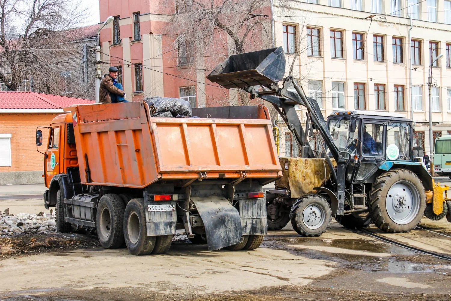 Вывоз мусора Камазом в Малоярославце – аренда и заказ Камаза 10 тонн от 2430 руб. в ПроМусор