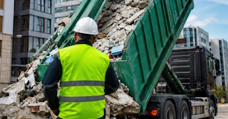 Вывоз строительного мусора в Малоярославце: услуги лицензированной компании — ПроМусор